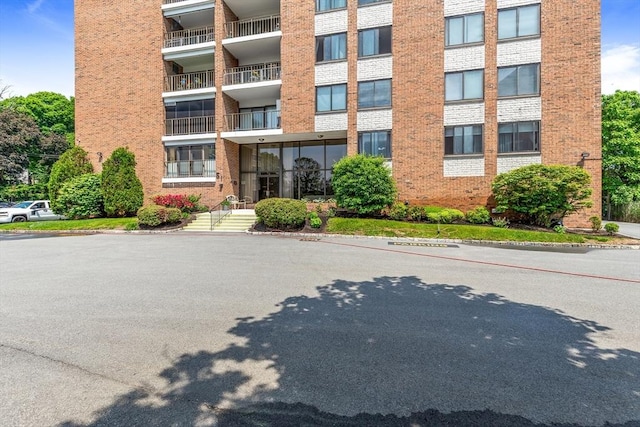 51 Melrose St Unit 5A, Melrose, MA 02176 - view of apartment building / complex