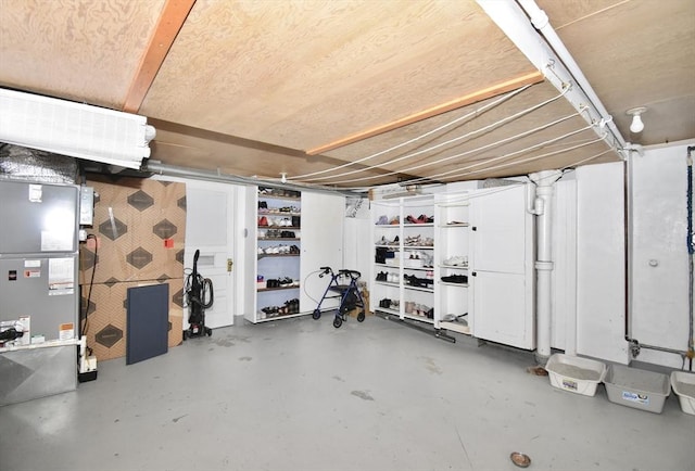 541 Grattan St, Chicopee, MA 01020 - unfinished below grade area with heating unit