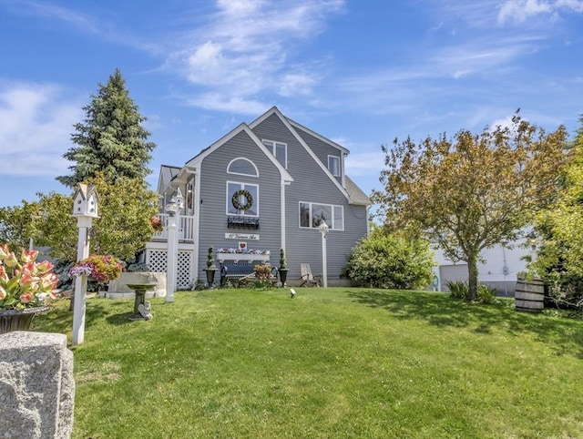 10 Vernon Ave, Hull, MA 02045 - back of property with a yard