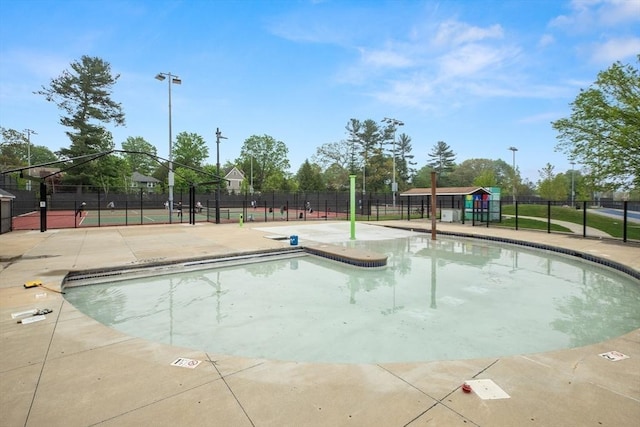 41 Clarke St, Lexington, MA 02421 - community pool with fence and a tennis court