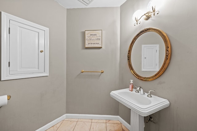 78 Holden Rd, Paxton, MA 01612 - bathroom featuring baseboards and a sink
