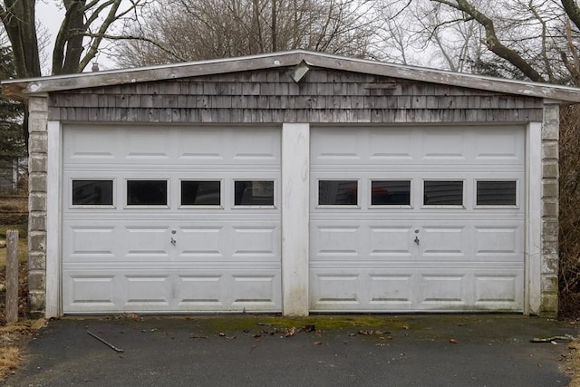 view of detached garage