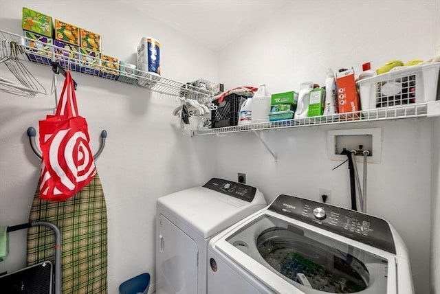 304 Godfrey Dr Unit 304, Norton, MA 02766 - laundry room featuring washing machine and dryer