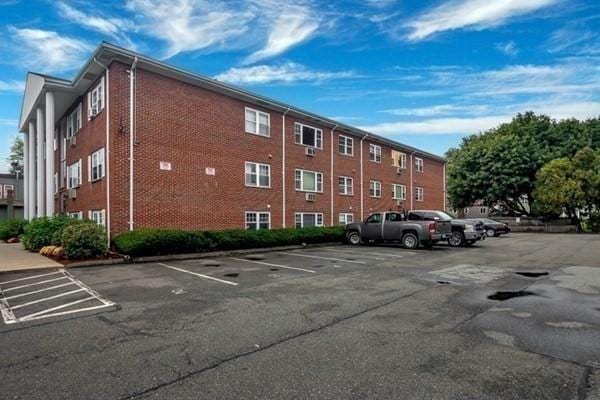 924 Main St Unit 23, Woburn, MA 01801 - view of uncovered parking lot