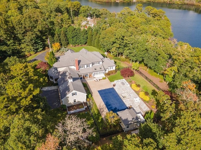 bird's eye view with a water view