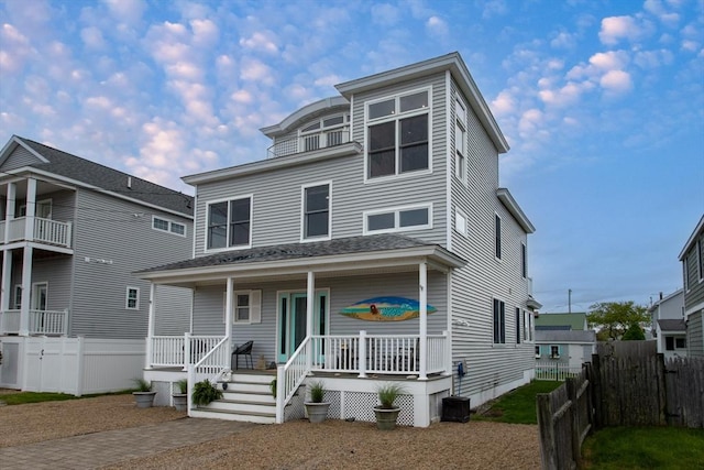 13 11th St W, Salisbury, MA 01952 - view of front of home with a porch