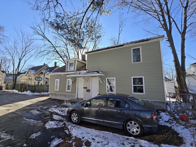 view of front of property