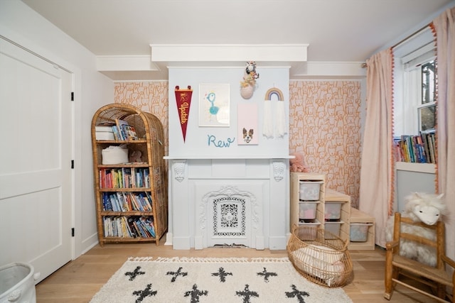 living area with light wood-type flooring