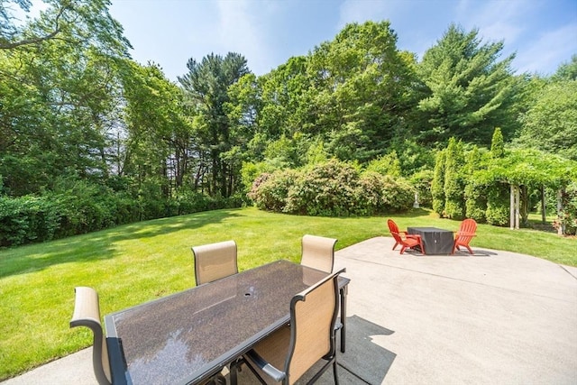 113 Sparrow Rd, Stoughton, MA 02072 - view of patio / terrace featuring outdoor dining space