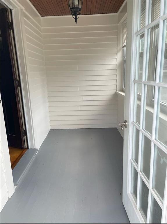 39 Barnard Rd, Worcester, MA 01605 - view of unfurnished sunroom