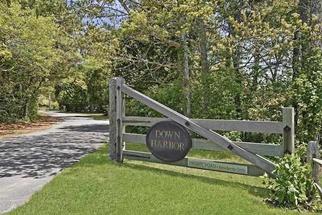 3 Down Harbor Rd, Edgartown, MA 02539 - view of home's community featuring driveway and a yard