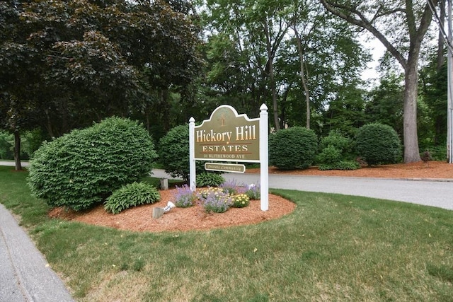 31 Blithewood Ave Unit 106, Worcester, MA 01604 - community / neighborhood sign with a yard