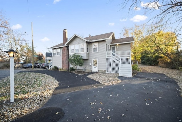 view of front of property