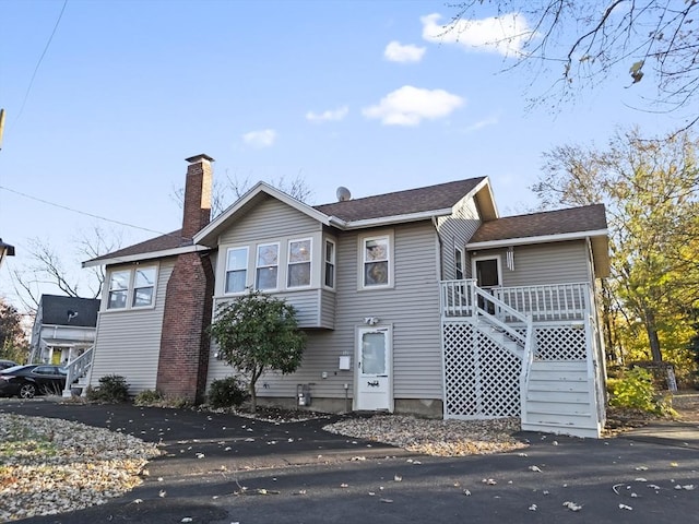 view of front of property