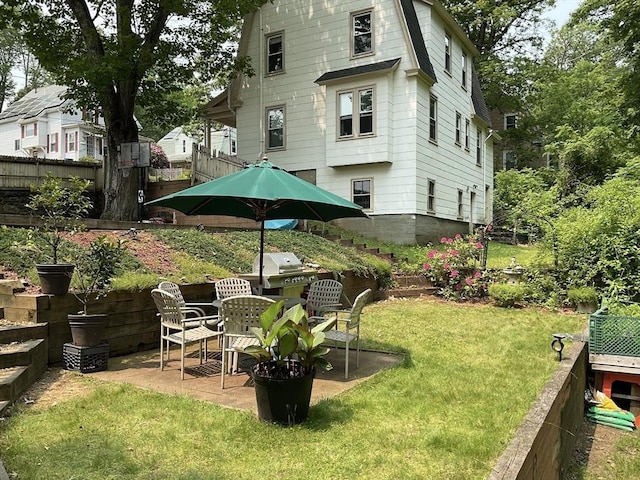 16 Knox St, Worcester, MA 01603 - view of yard with a patio area