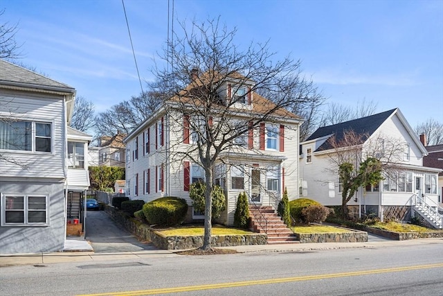 view of front of property