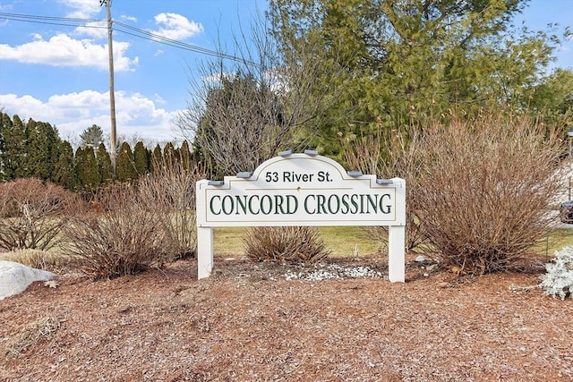 view of community / neighborhood sign