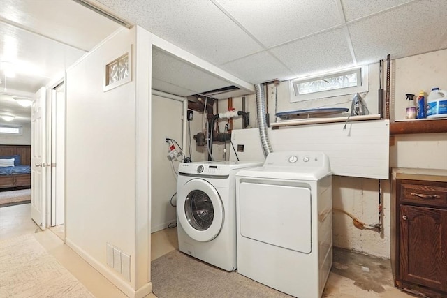 116 Anthony St, Agawam, MA 01001 - laundry room featuring independent washer and dryer