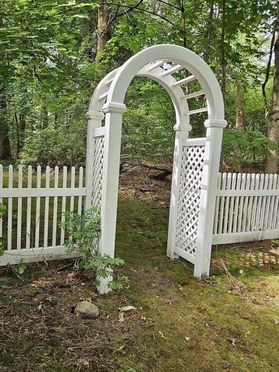 59 Tanbark Rd, Sudbury, MA 01776 - view of gate