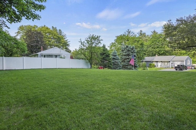 132 Biscayne St, Leominster, MA 01453 - view of yard