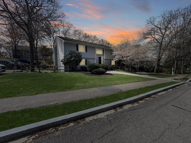 view of front of house featuring a front yard
