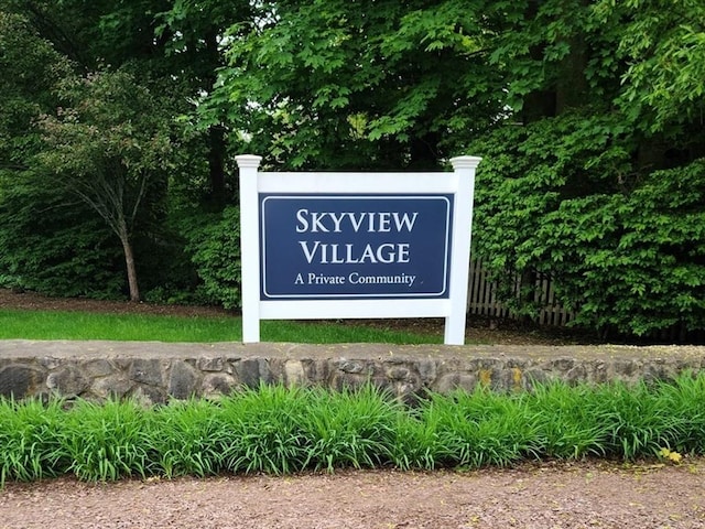 18 Skyview Dr, Brockton, MA 02301 - view of community sign