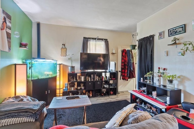 222-R Kimball St, Fitchburg, MA 01420 - view of living room