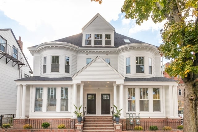 view of front of house featuring covered porch