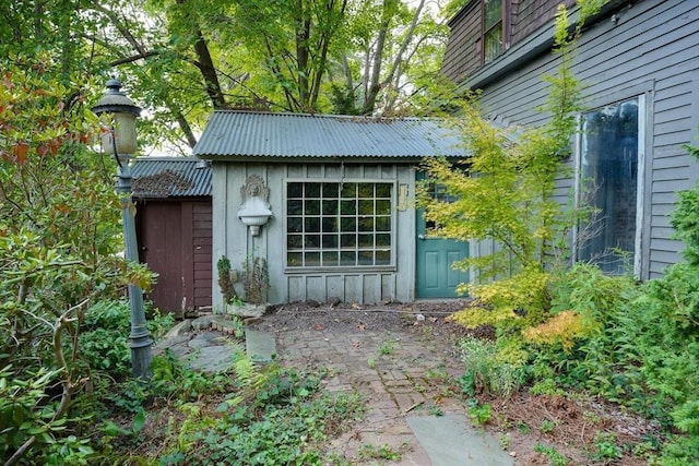 view of outbuilding