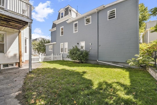 14 Grand View Ave, Somerville, MA 02143 - view of side of home