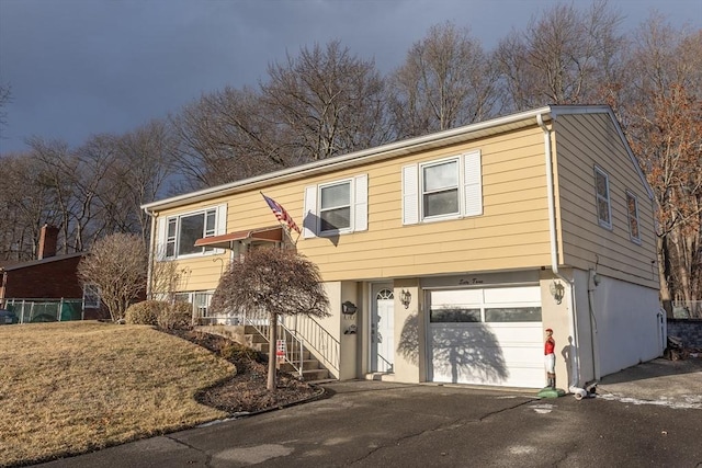 view of front facade with a garage