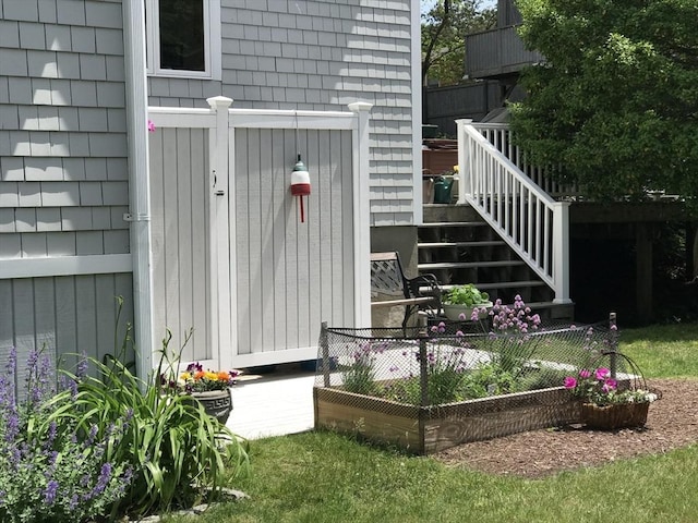 37 Berkeley Dr, Falmouth, MA 02536 - doorway to property