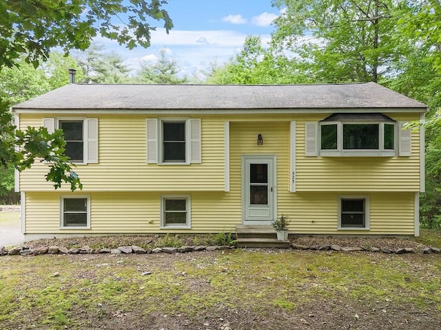 525 Flat Hill Rd, Lunenburg, MA 01462 - bi-level home with entry steps