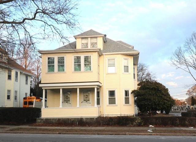 view of front of house featuring a porch