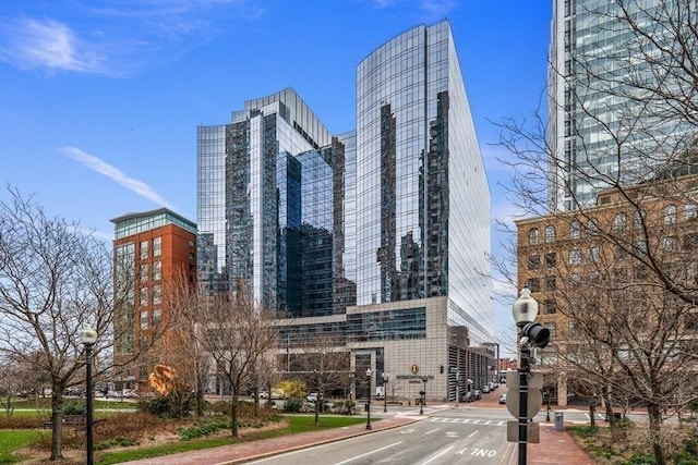 view of building exterior featuring a city view