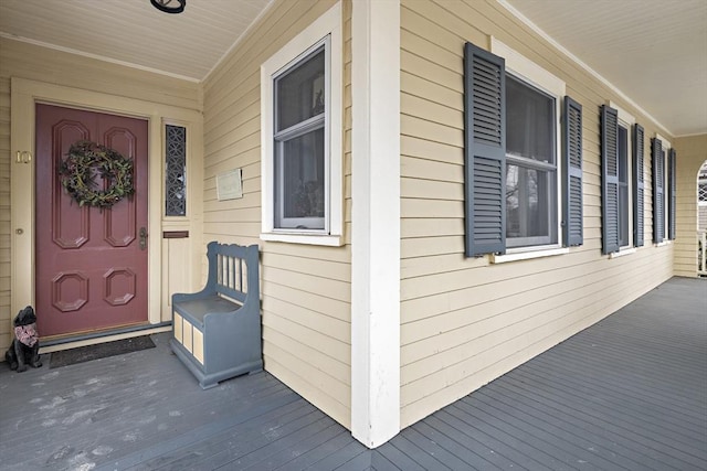 entrance to property with covered porch