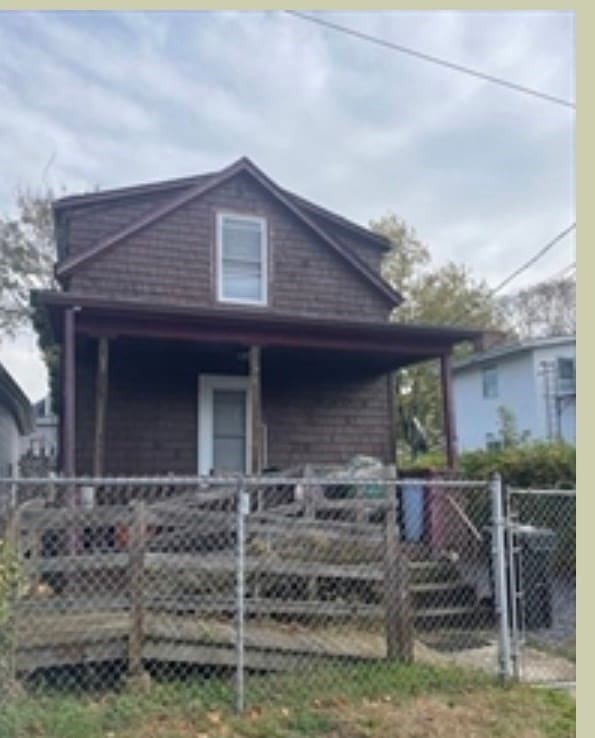 view of front of home with covered porch