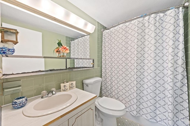 65 Commons Dr Unit 603, Shrewsbury, MA 01545 - full bath with tile walls, vanity, and a shower with shower curtain
