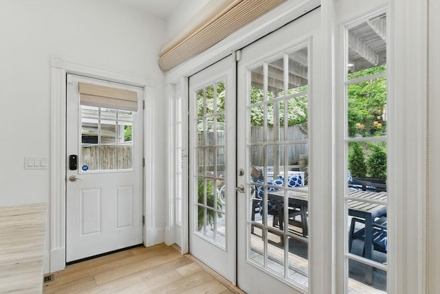 782 E 4th St, Boston, MA 02127 - entryway featuring light wood-style flooring