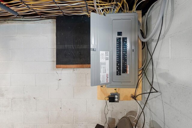 5 Woodland Dr, Oxford, MA 01540 - utilities with electric panel