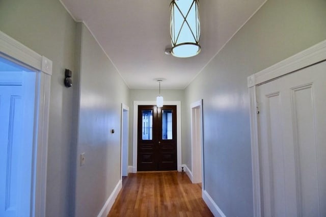 15-1/2 Tremlett St, Boston, MA 02124 - foyer entrance with wood finished floors and baseboards