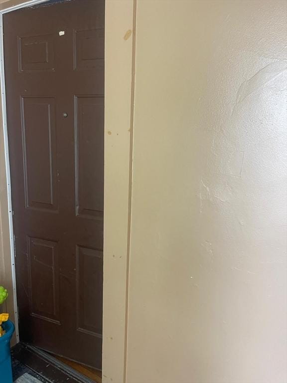 108 Grove St, Lynn, MA 01905 - property entrance