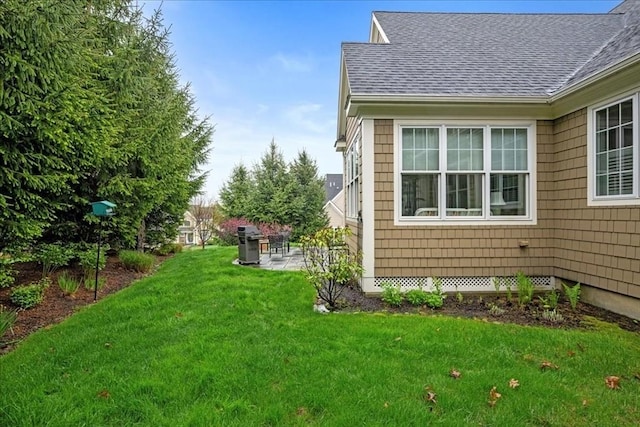view of yard featuring a patio