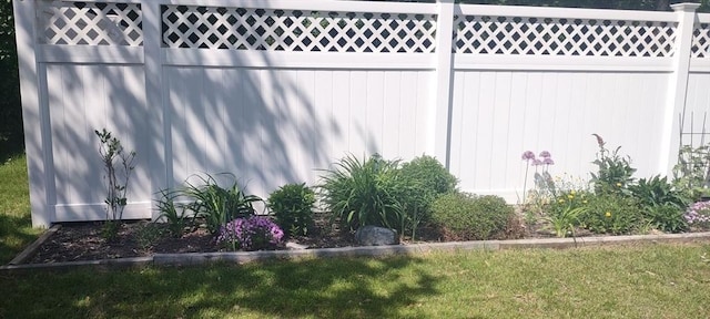 24 Dorothy Ave, Dracut, MA 01826 - view of yard