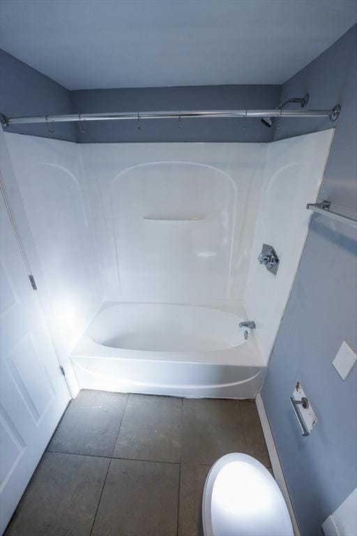 bathroom featuring shower / bath combination