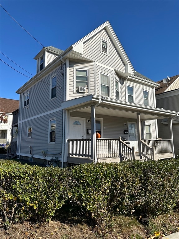 view of front facade with covered porch