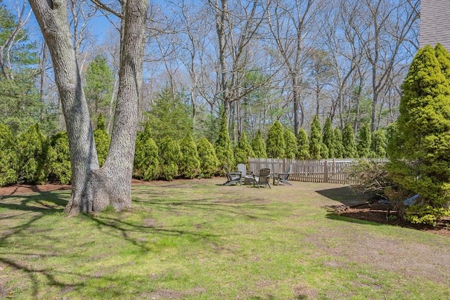view of yard featuring fence