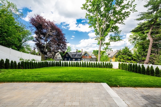 view of yard featuring a patio