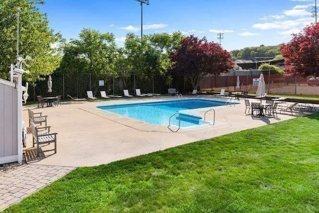 196 Locust Unit 2-508, Lynn, MA 01904 - community pool with a patio