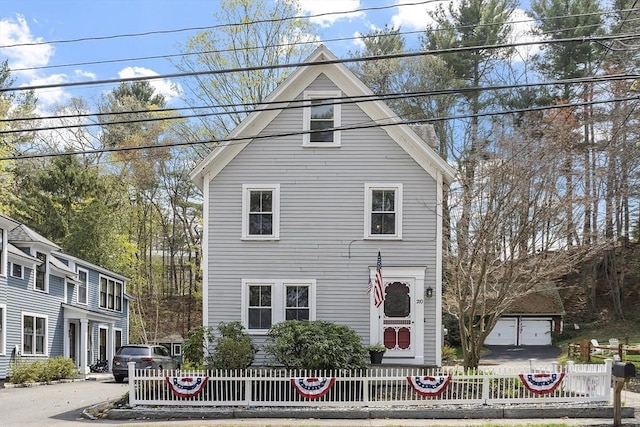view of front of property with a fenced front yard